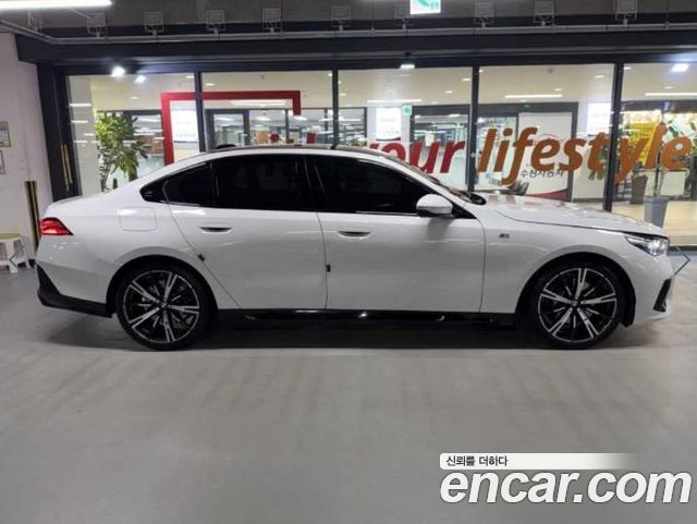 BMW 5-Series 530i xDrive M Sport — пробег 42 838 км — фото 3 из 5
