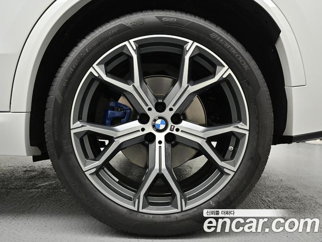 BMW X5 xDrive 40i M Sport — пробег 8 908 км — фото 5 из 5