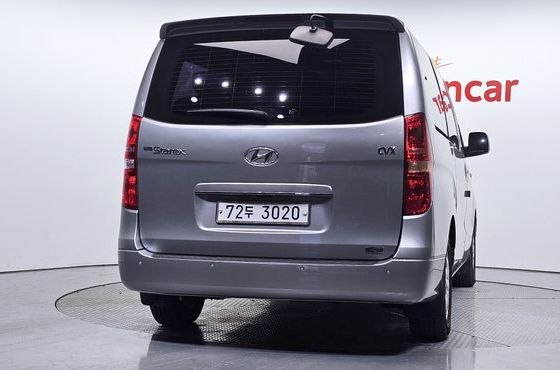 Hyundai Starex 12-Seater Wagon CVX Luxury — пробег 136 455 км — фото 4 из 5