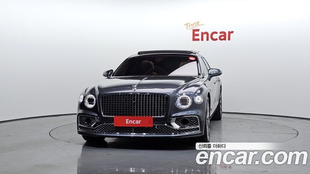 Bentley Flying Spur 4.0 — пробег 32 470 км — фото 3 из 5