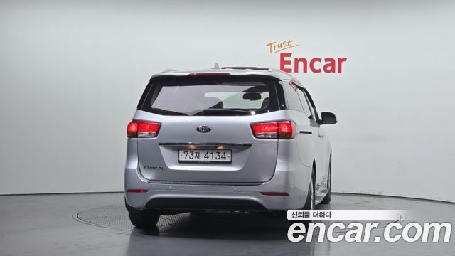 Kia Carnival 11-seater Luxury — пробег 93 941 км — фото 4 из 5
