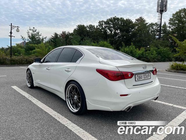 Infiniti Q50 3.5 Hybrid Essence — пробег 40 840 км — фото 3 из 5