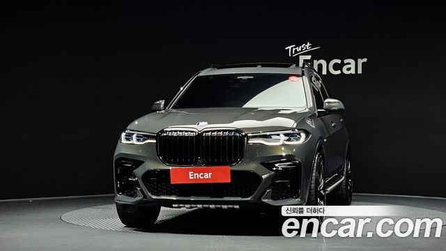BMW X7 xDrive 40i M Sport Online Exclusive Edition 6 Seater — пробег 37 669 км — фото 3 из 5