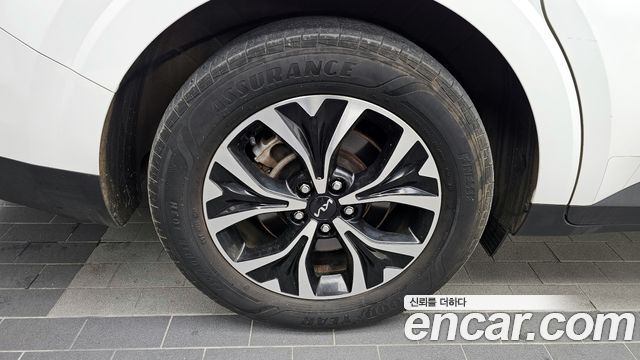 Kia Carnival 9-Seater Prestige — пробег 75 900 км — фото 5 из 5