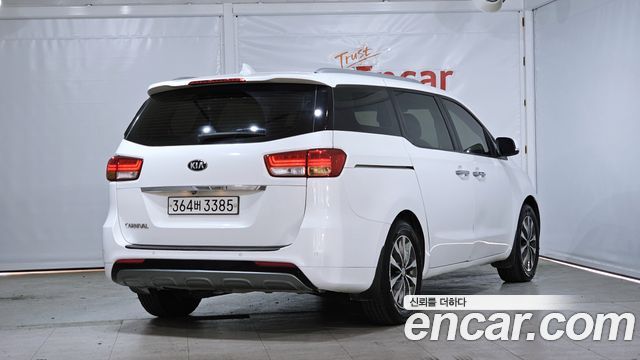 Kia Carnival из Кореи Encar