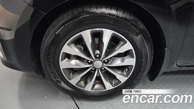 Kia Carnival 9-seater Luxury — пробег 175 092 км — фото 5 из 5
