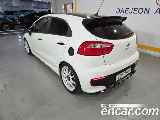 Kia pride 5DR 1.6 GDI Prestige — пробег 156 077 км — фото 3 из 5