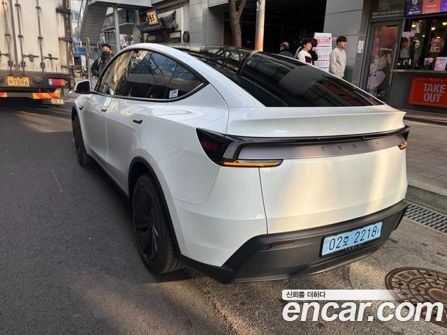 Tesla Model Y RWD — пробег 550 км — фото 2 из 5
