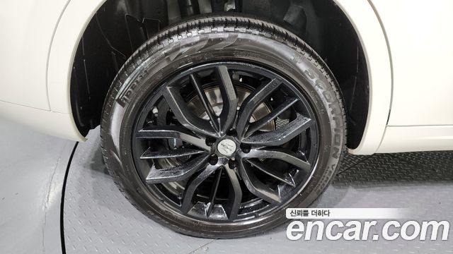 Maserati Levante из Кореи Encar