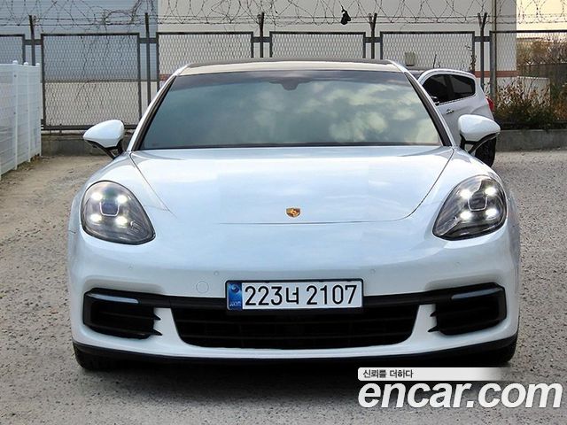 Porsche Panamera 3.0 AWD — пробег 99 808 км — фото 1 из 5