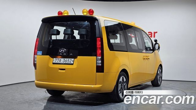 Hyundai Staria L3.5  Kinder Safety Car 11-Seater — пробег 115 062 км — фото 2 из 5