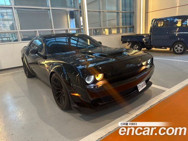 Dodge Challenger 6.2 — пробег 19 000 км — фото 2 из 5