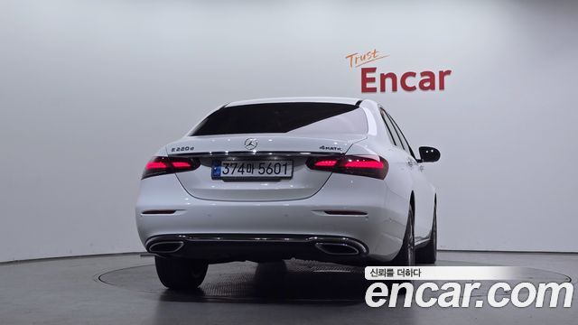Mercedes-Benz E-Class из Кореи Encar
