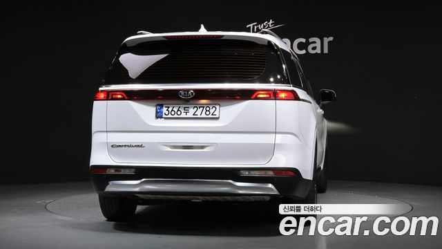 Kia Carnival 9-Seater Noblesse — пробег 61 358 км — фото 4 из 5