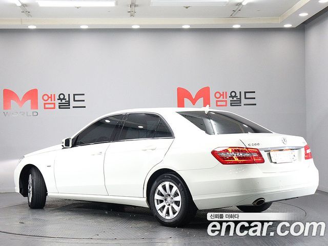 Mercedes-Benz E-Class E200 CGI — пробег 94 640 км — фото 4 из 5