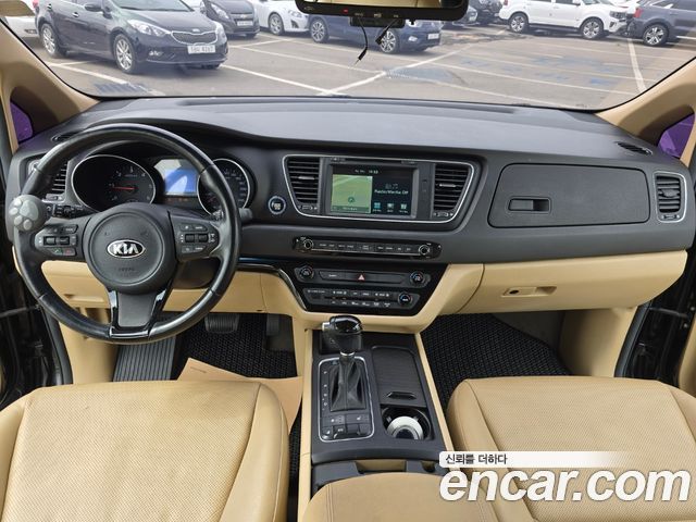 Kia Carnival 9-seater Luxury — пробег 117 659 км — фото 5 из 5