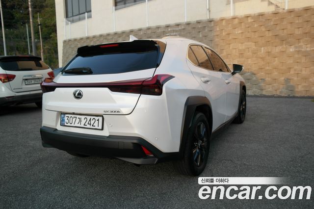 Lexus UX из Кореи Encar