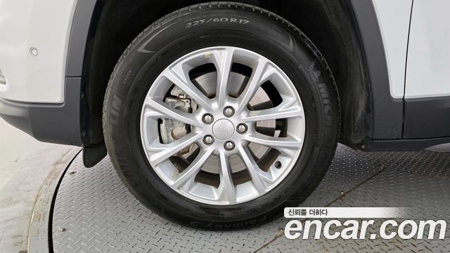 Jeep Cherokee 2.4 Longitude High AWD — пробег 16 766 км — фото 5 из 5