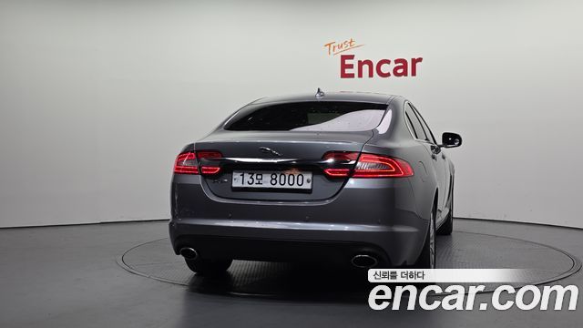 Jaguar XF 2.0 Luxury X250 — пробег 85 011 км — фото 4 из 5
