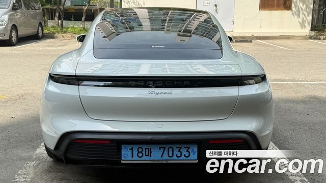 Porsche Taycan Base — пробег 28 000 км — фото 4 из 5