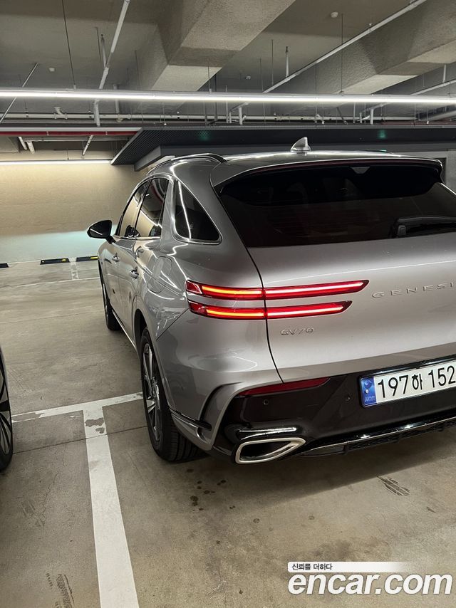 Genesis GV70 2.5T Gasoline AWD — пробег 9 999 км — фото 4 из 5