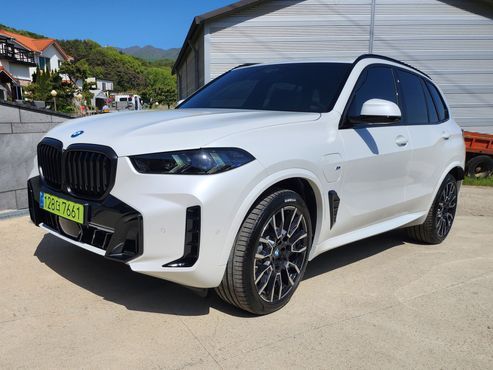 BMW X5 xDrive 50e M Sport — пробег 1 008 км — фото 2 из 5