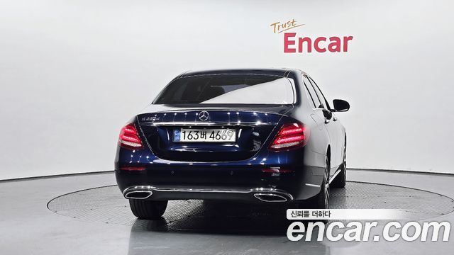Mercedes-Benz E-Class из Кореи Encar