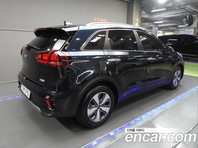 Kia Niro 1.6 HEV Luxury — пробег 52 837 км — фото 3 из 5