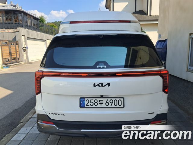 Kia Carnival HEV 7-Seater Hi Limousine Signature — пробег 21 882 км — фото 2 из 5