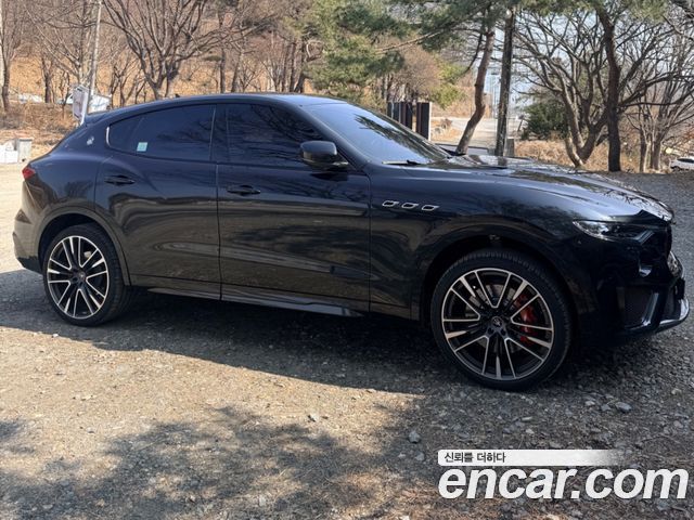 Maserati Levante из Кореи Encar
