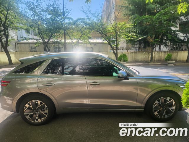 Genesis GV70 e-AWD — пробег 12 000 км — фото 4 из 5