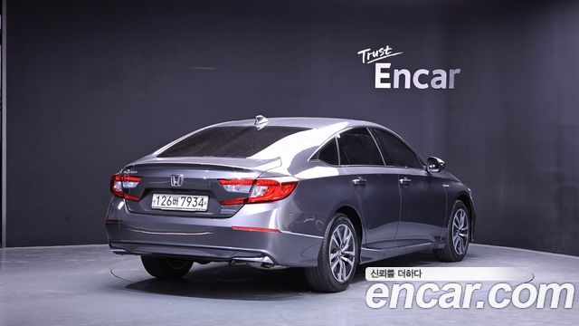 Honda Accord 2.0 Hybrid Touring — пробег 72 310 км — фото 2 из 5