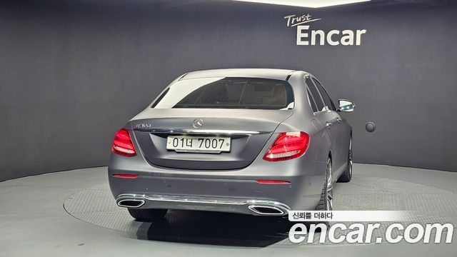 Mercedes-Benz E-Class из Кореи Encar