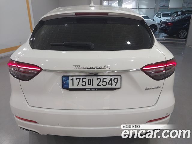 Maserati Levante из Кореи Encar