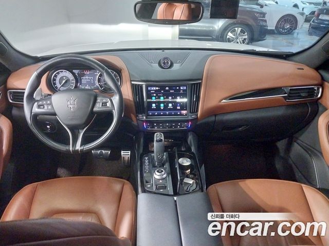 Maserati Levante из Кореи Encar