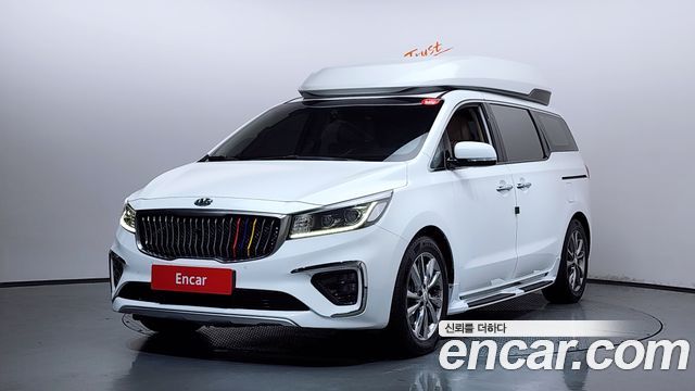Kia Carnival 9-Seater Hi-Limousine Prestige Hiroof — пробег 105 087 км — фото 1 из 5