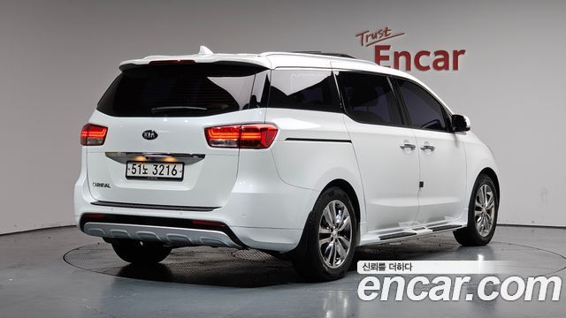 Kia Carnival из Кореи Encar