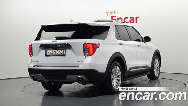 Ford Explorer 2.3 LimIted 4WD — пробег 28 854 км — фото 2 из 5