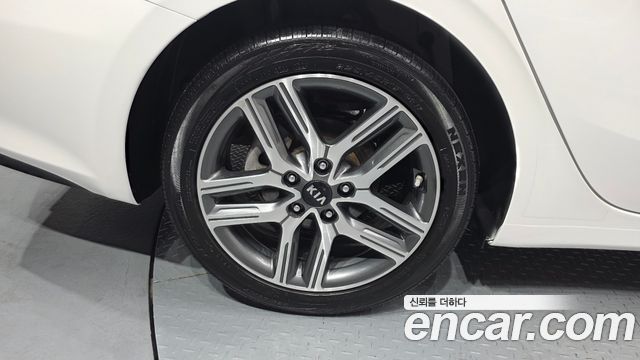 Kia K3 из Кореи Encar