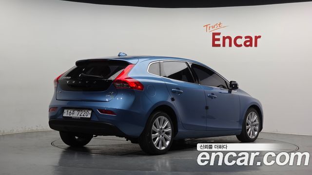 Volvo V40 из Кореи Encar