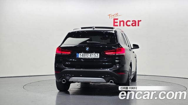 BMW X1 xDrive 20i xLine — пробег 13 539 км — фото 4 из 5