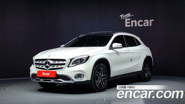 Mercedes-Benz GLA-Class GLA220 Premium — пробег 32 493 км — фото 1 из 5