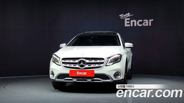 Mercedes-Benz GLA-Class GLA220 Premium — пробег 32 493 км — фото 3 из 5