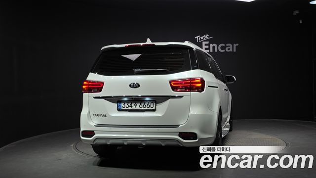 Kia Carnival из Кореи Encar