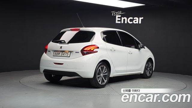 Peugeot 208 из Кореи Encar
