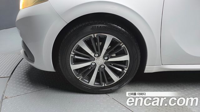 Peugeot 208 из Кореи Encar