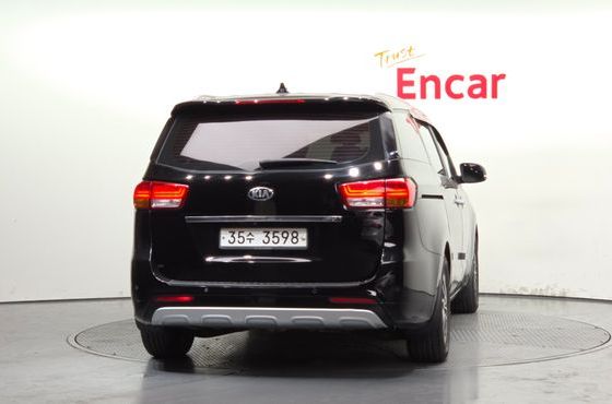 Kia Carnival 9-seater Luxury — пробег 267 152 км — фото 4 из 5