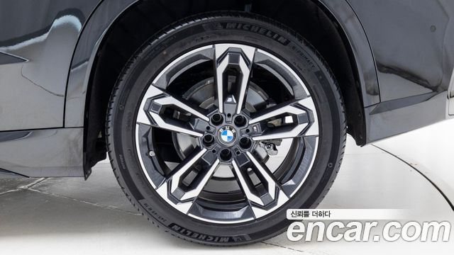 BMW X1 xDrive 20i M Sport — пробег 9 539 км — фото 5 из 5