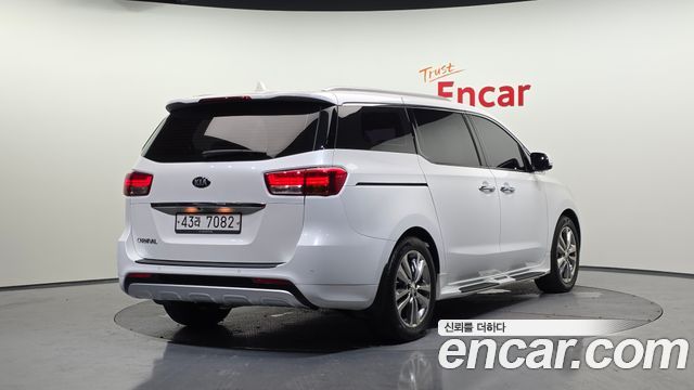 Kia Carnival 9-Seater Noblesse Special — пробег 127 678 км — фото 2 из 5