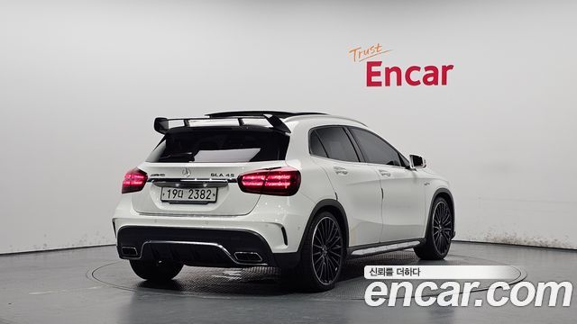 Mercedes-Benz GLA-Class GLA45 AMG 4MATIC — пробег 72 454 км — фото 2 из 5